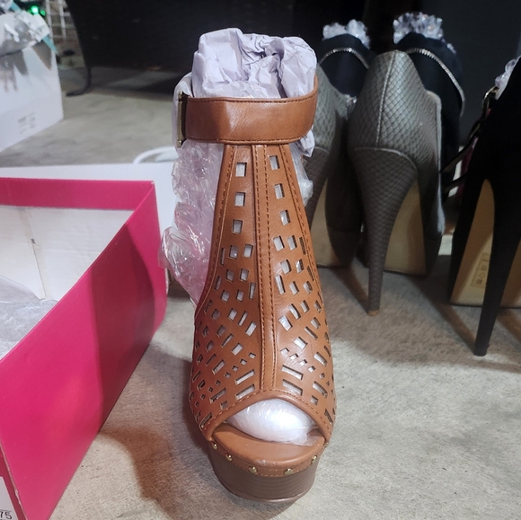 Beige platform peep toe 7.5 - Picture 3 of 7